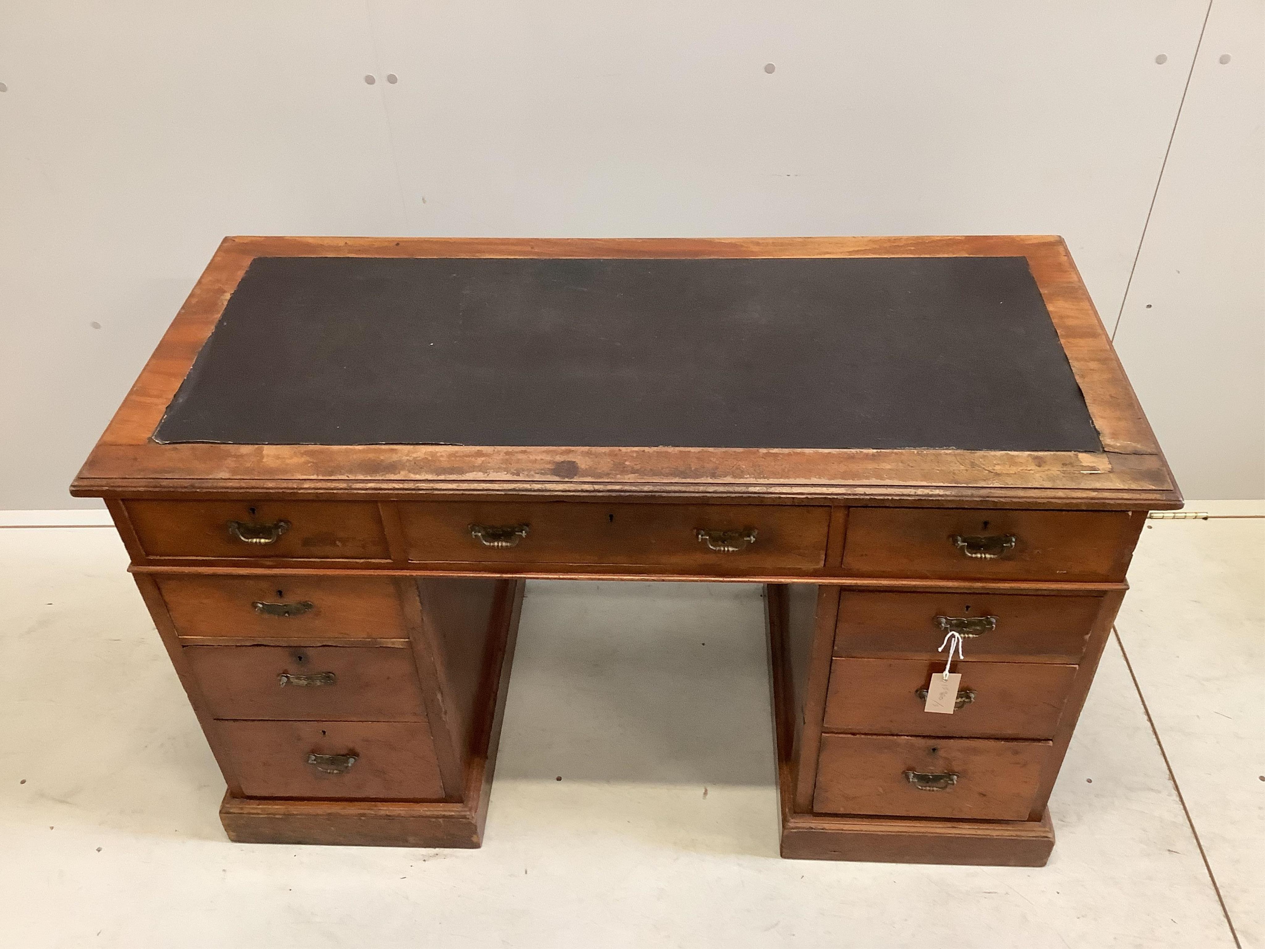 A Victorian mahogany pedestal desk, width 122cm, depth 55cm, height 75cm. Condition - poor